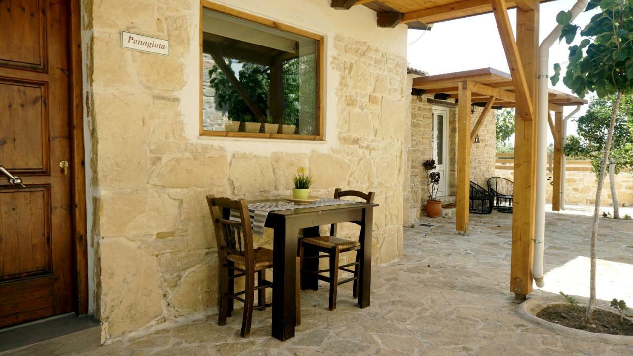 Studio Panagiota - Oasis Holiday Houses Kokkinos Pirgos Exteriör bild